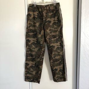 Abercrombie & Fitch Camouflaged Straight Leg Pants
